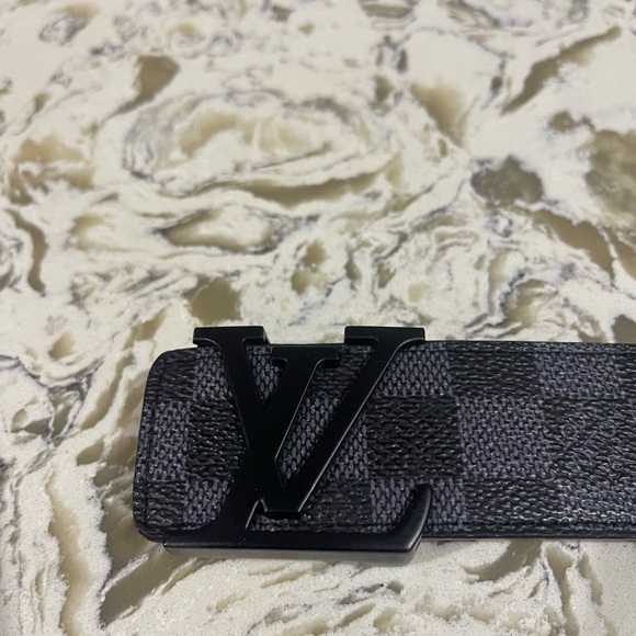 LV BELT only been used couple of times new condition 150 Price is negotiable. - Picture 3 of 4